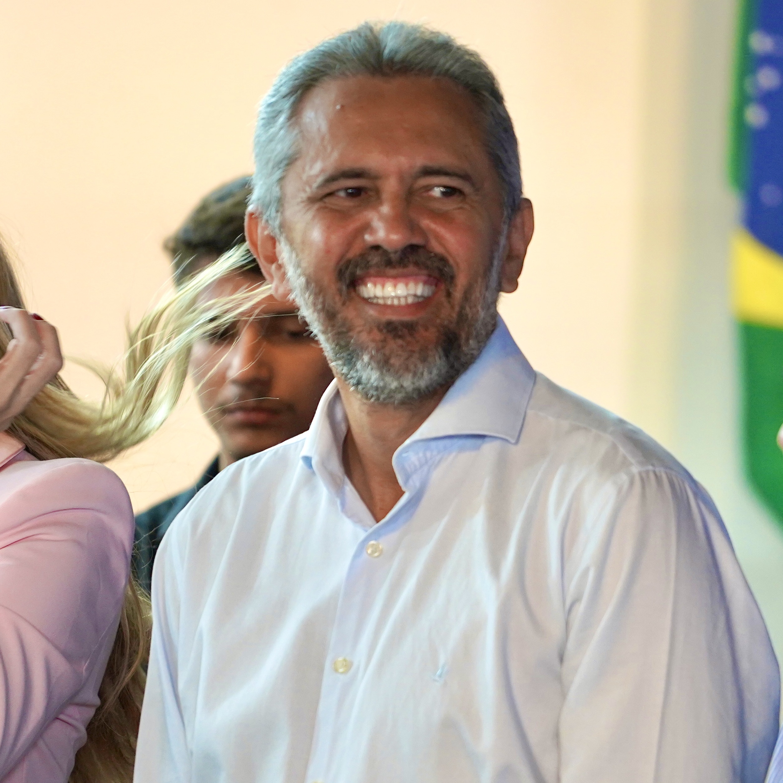 Elmano lidera cenários para governo do Ceará em 2026, aponta Real Time Big Data